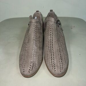 Hokus Pokus Taupe Laser-Cut Perforated Booties – NWT